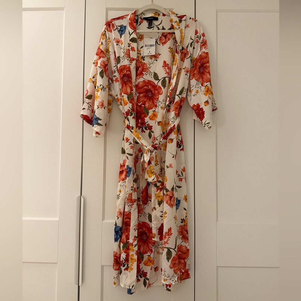 Forever 21 Floral Long Sleeve Kimono - Red, Blue, and Yellow Flowers 🌺